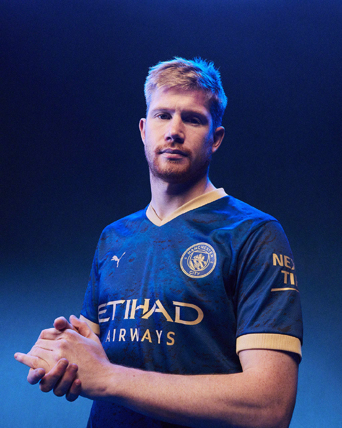 超过利物浦2分了，曼联这会真的复兴了吧？