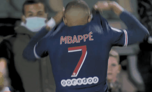 斯图加特的恩达夫在伤愈后重拾状态：逆境中的前锋之路