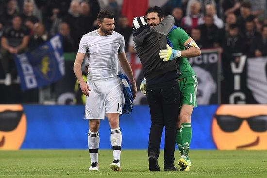 赛前被看衰！巨汉鲍勃萨普蛮力KO“完美先生”，成搏击界传奇