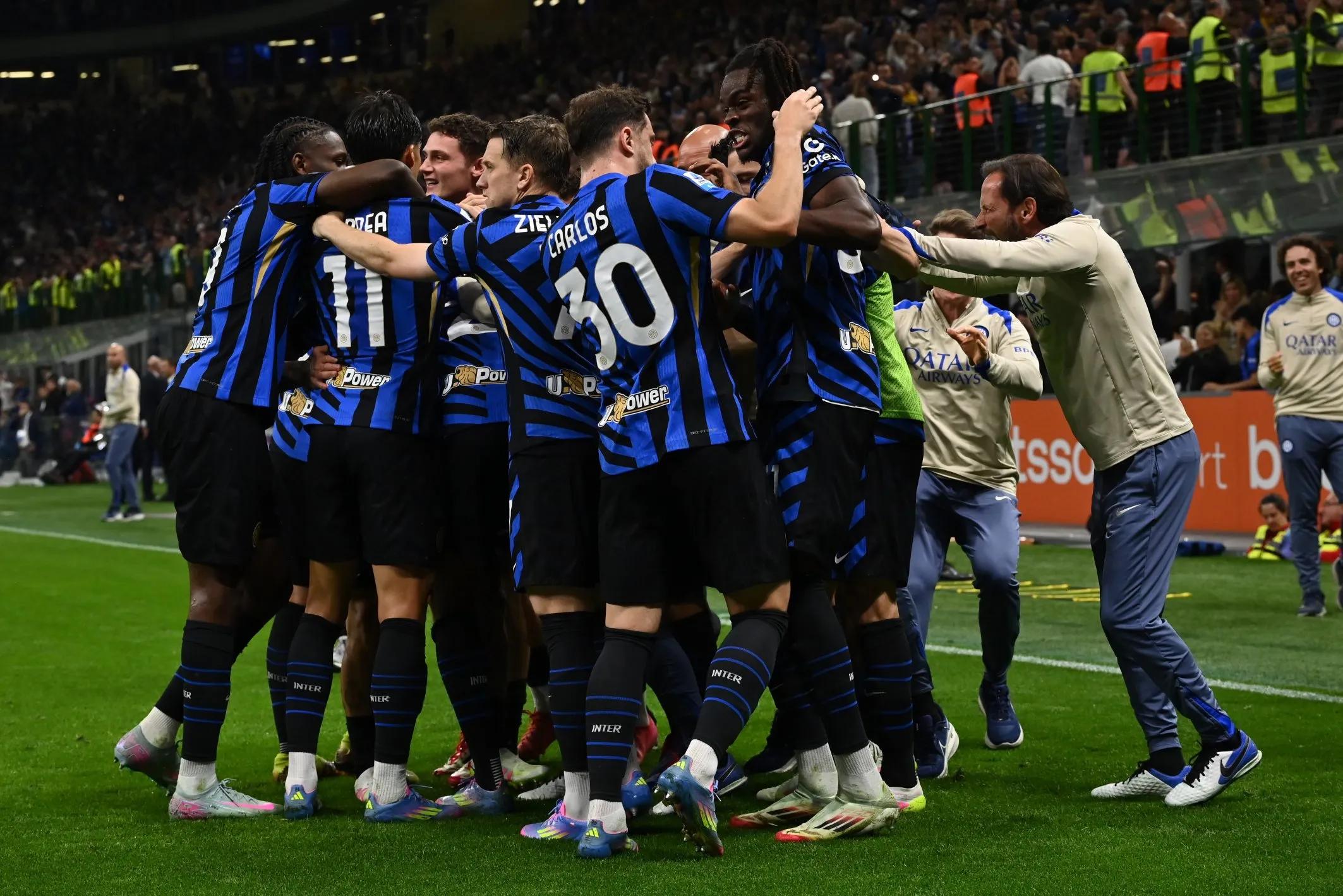 麦迪逊被担架抬出球场，弗兰克：看起来是重伤，这很残酷